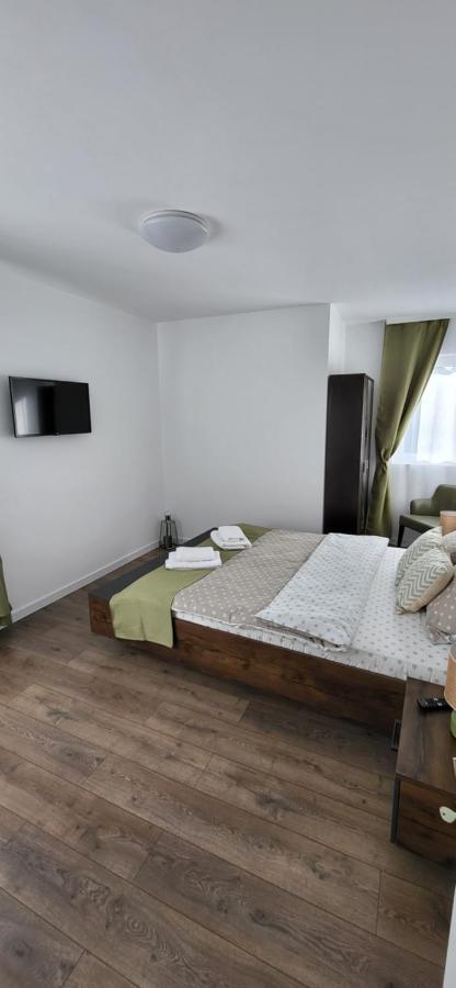 Huesca House Hotel Turda Exterior photo