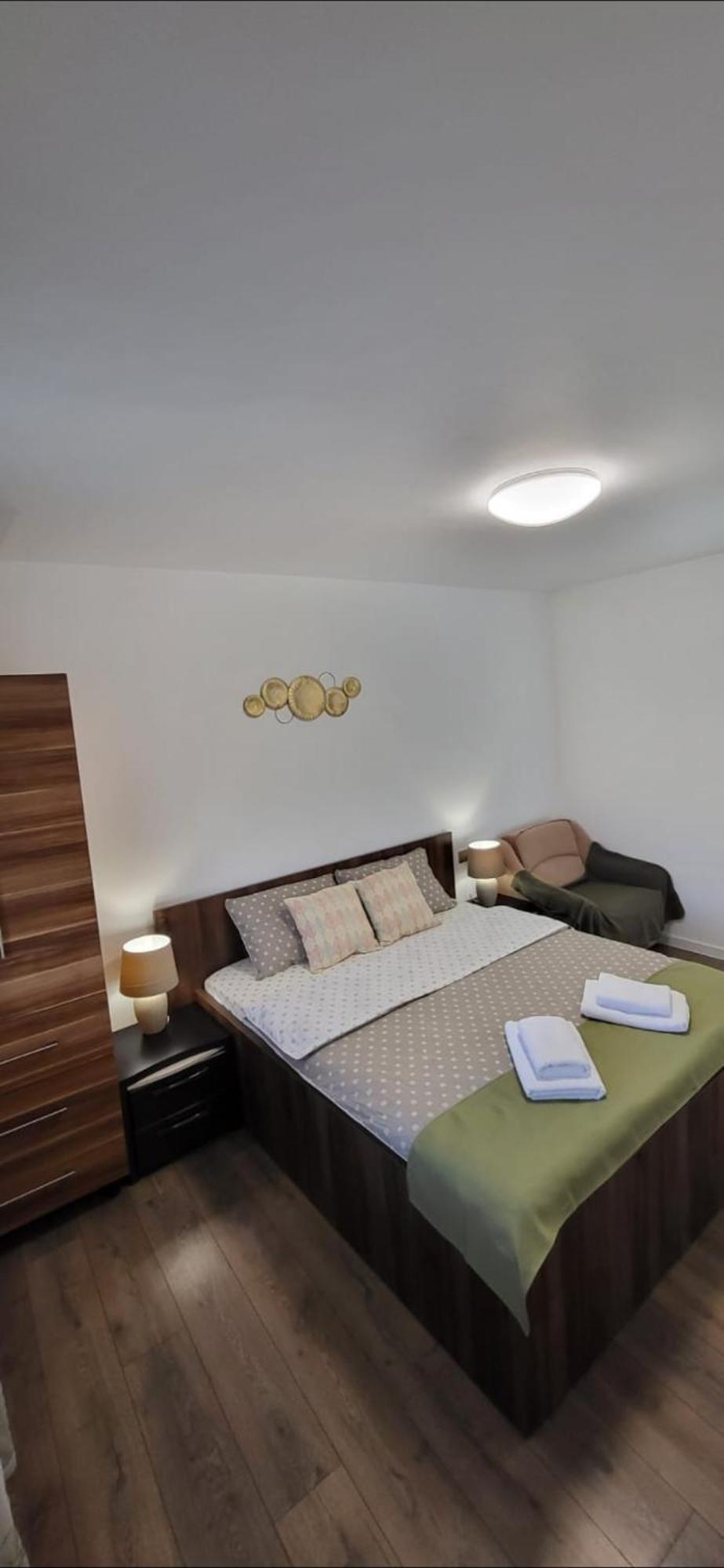Huesca House Hotel Turda Exterior photo